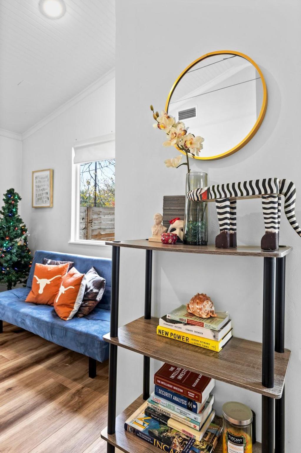Authentic Texas Beauty By 6th Street Walk To Downtown Eateries Holiday home *