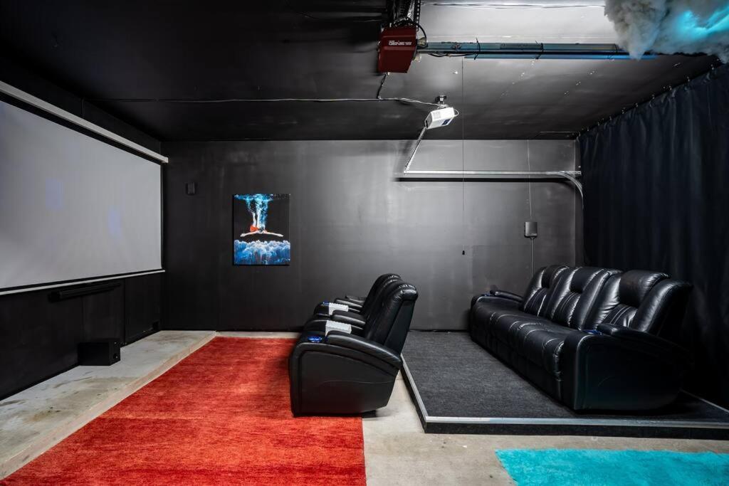 Holiday home 5bd 3 Ba Atx Pool Hot Tub Theater Arcade Austin