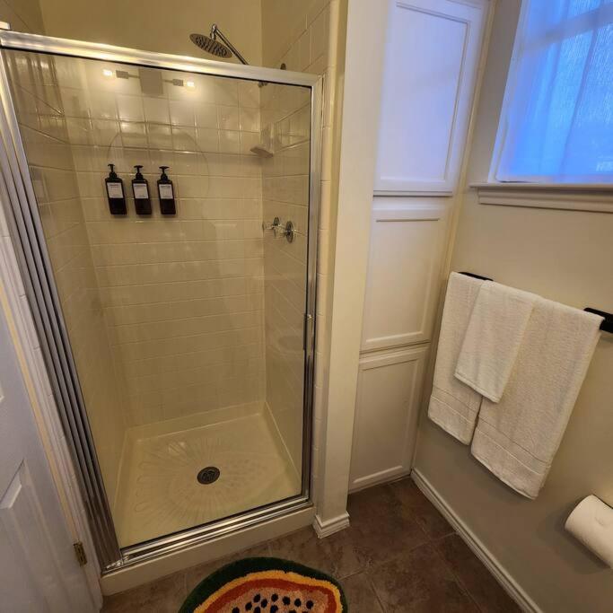 5bd 3 Ba Atx Pool Hot Tub Theater Arcade * Austin