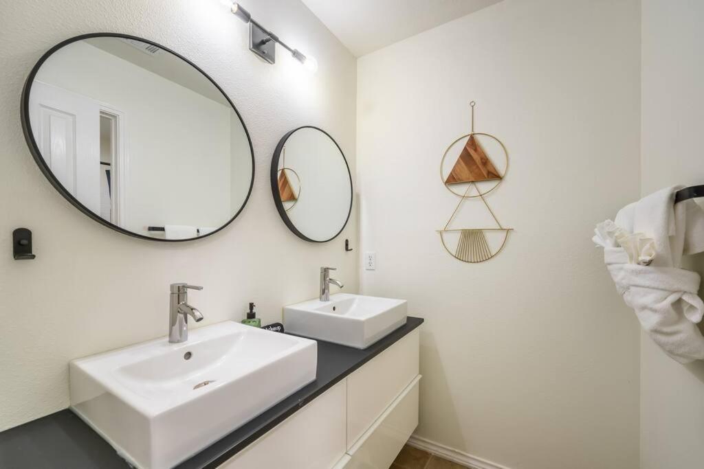 5bd 3 Ba Atx Pool Hot Tub Theater Arcade