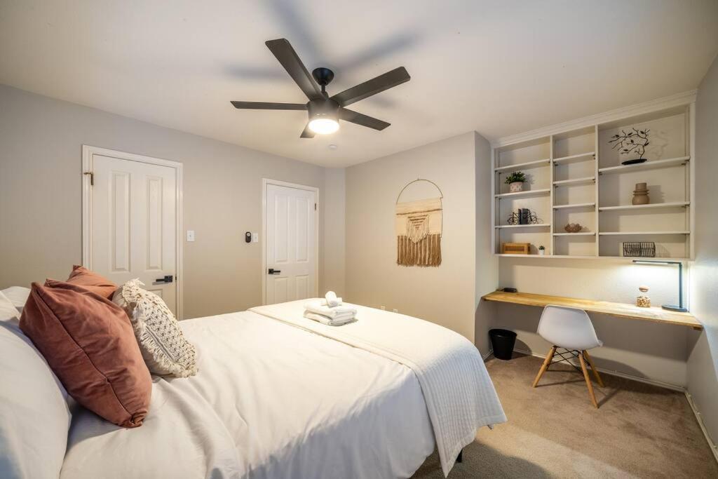 Holiday home 5bd 3 Ba Atx Pool Hot Tub Theater Arcade Austin