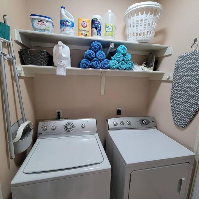 5bd 3 Ba Atx Pool Hot Tub Theater Arcade Holiday home *