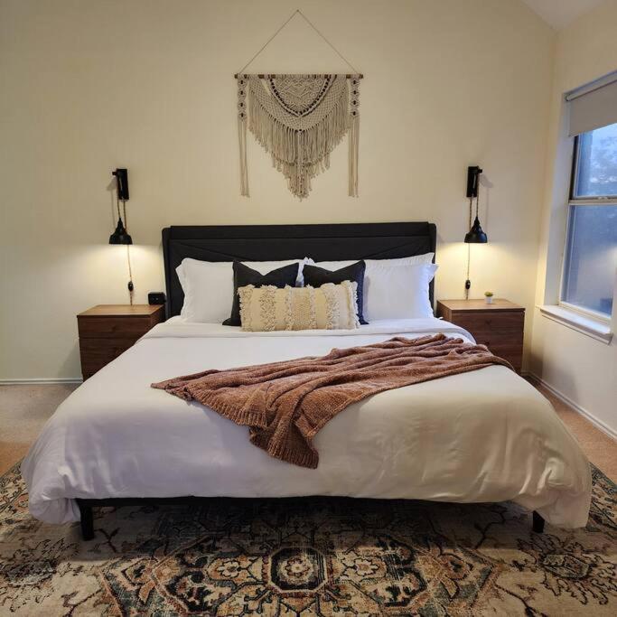 Holiday home 5bd 3 Ba Atx Pool Hot Tub Theater Arcade Austin