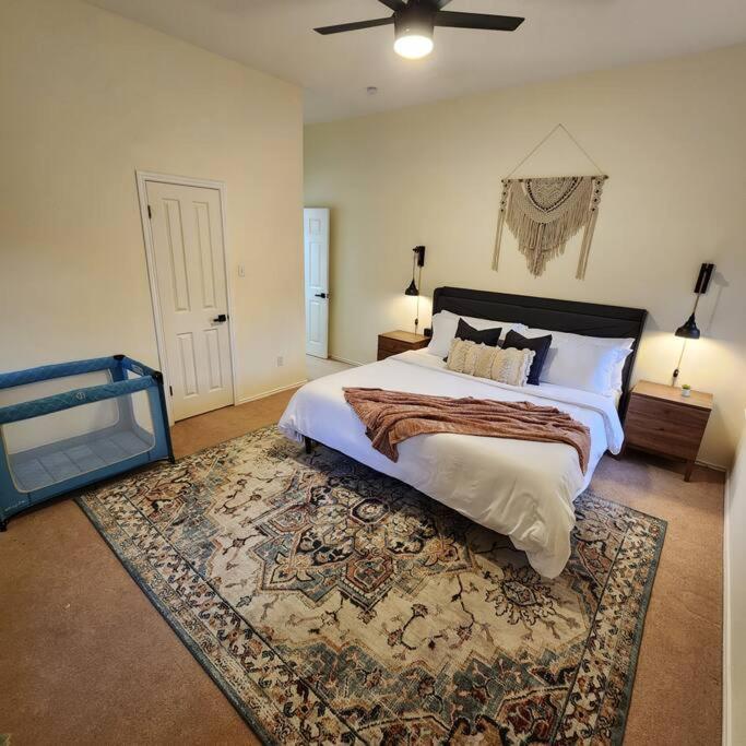5bd 3 Ba Atx Pool Hot Tub Theater Arcade Austin