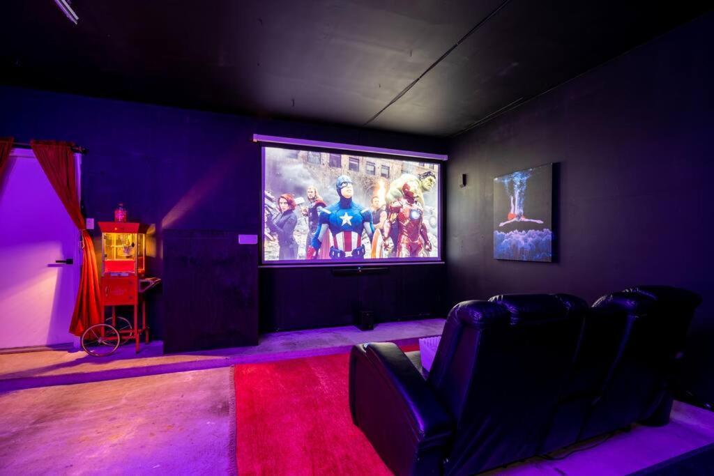 Holiday home 5bd 3 Ba Atx Pool Hot Tub Theater Arcade *