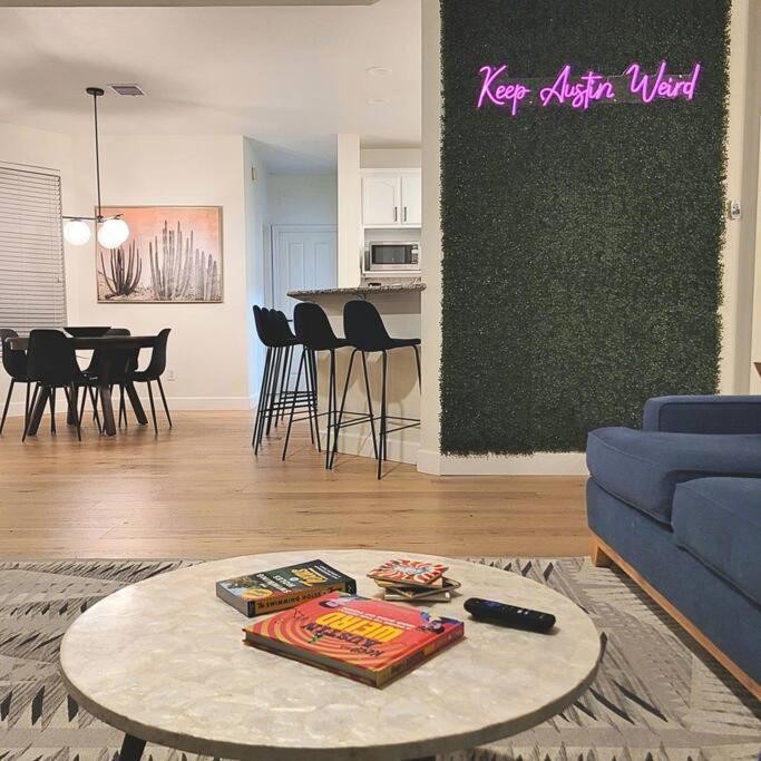 Holiday home 5bd 3 Ba Atx Pool Hot Tub Theater Arcade *