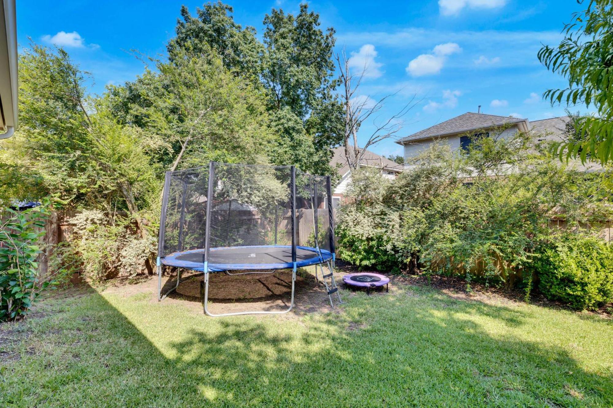 Spacious 4br Away From At Avery Ranch!