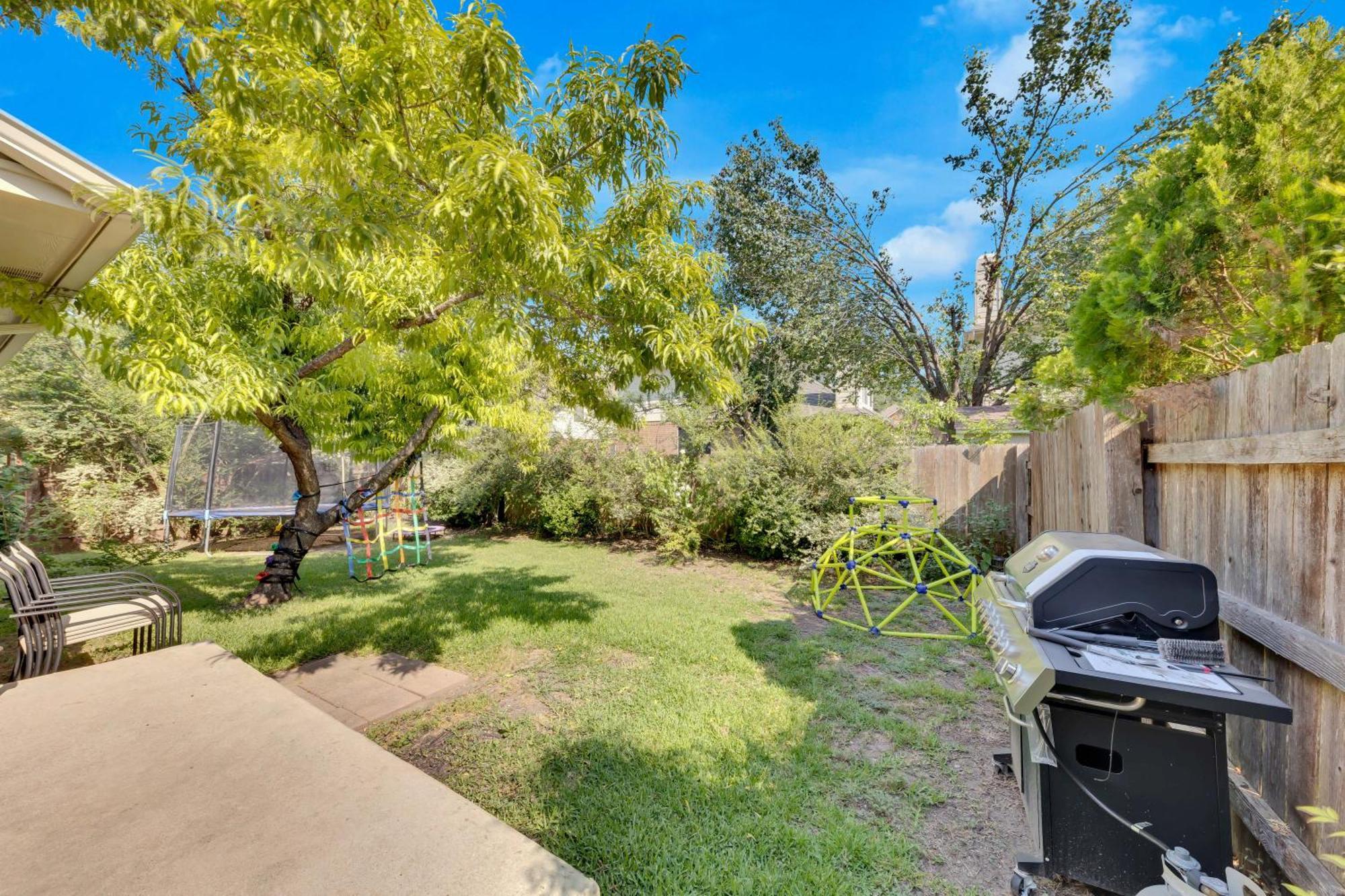 Spacious 4br Away From At Avery Ranch! *