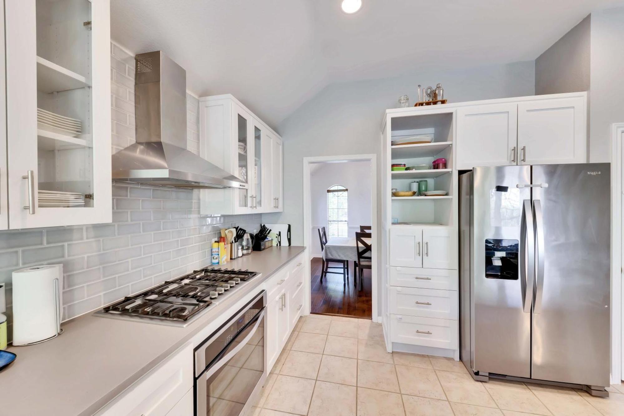 Apartment Spacious 4br Away From At Avery Ranch! *