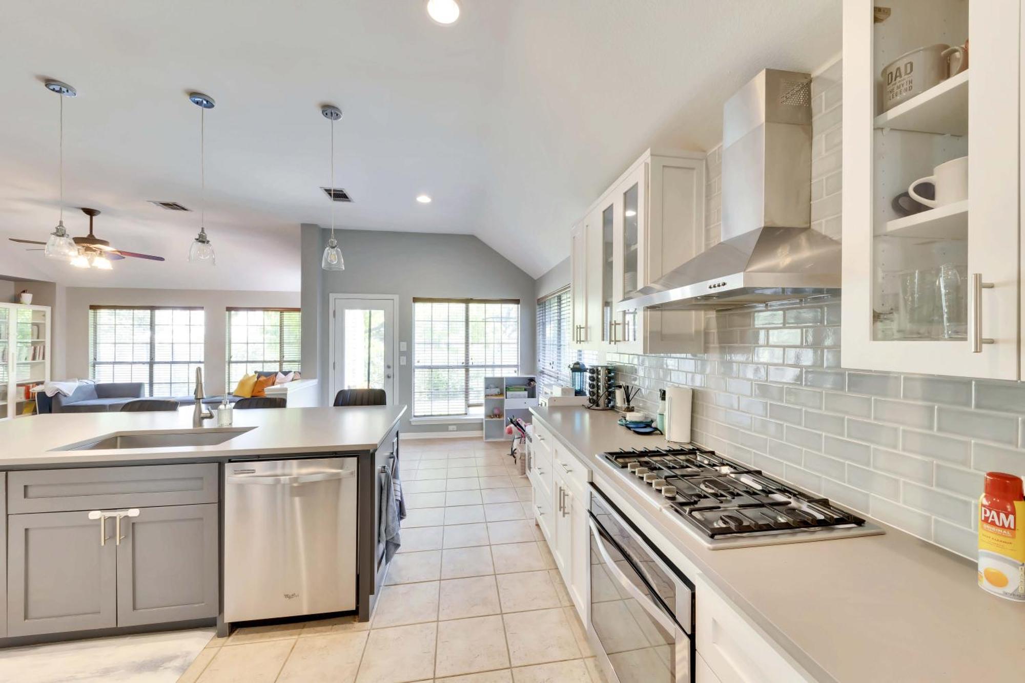 Spacious 4br Away From At Avery Ranch! Apartment Austin