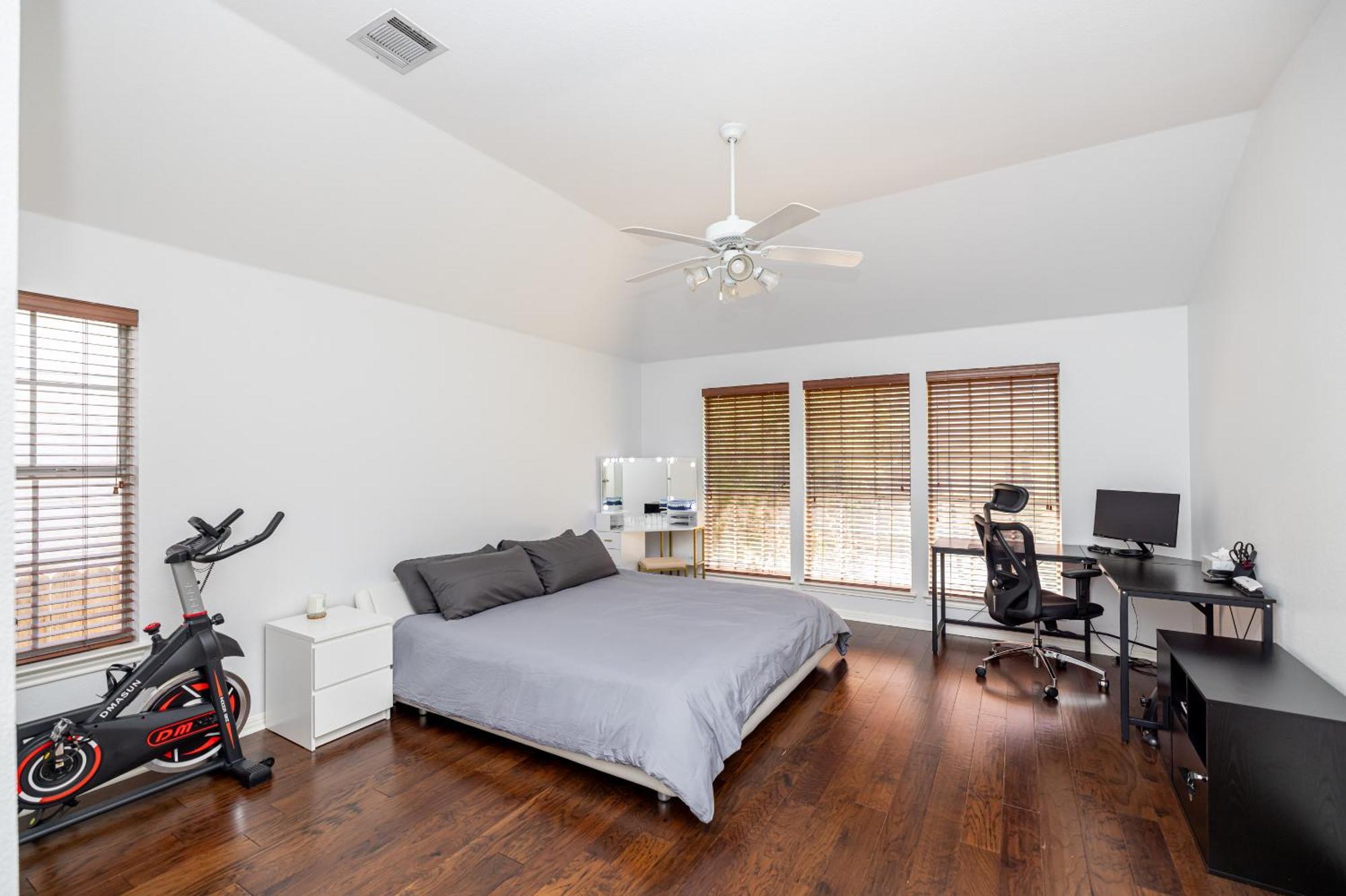 Spacious 4br Away From At Avery Ranch!