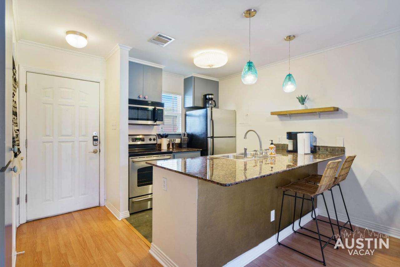 Pet Friendly W Pool Minutes From Zilker Park In Apartment Austin