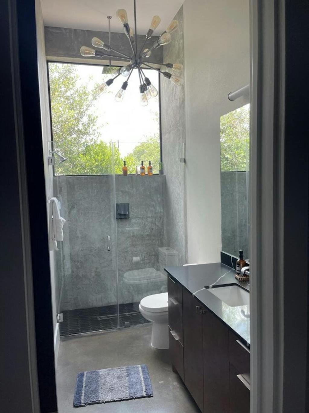Modern 2-home Oasis W Pool & Hot Tub In Dt