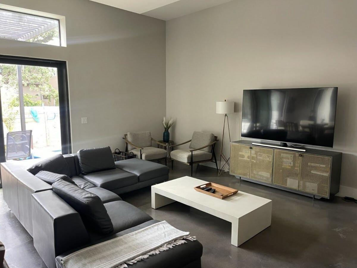 Holiday home Modern 2-home Oasis W Pool & Hot Tub In Dt *