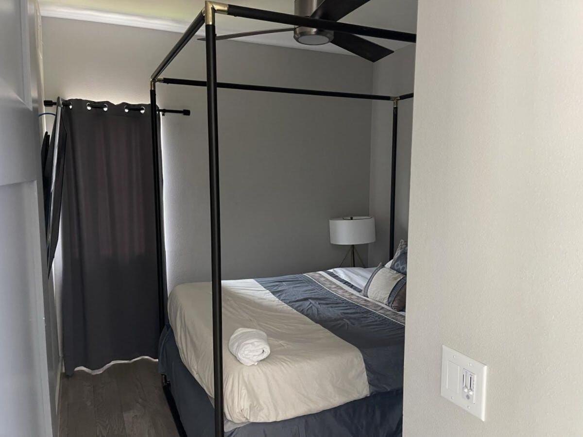 Modern 2-home Oasis W Pool & Hot Tub In Dt Holiday home