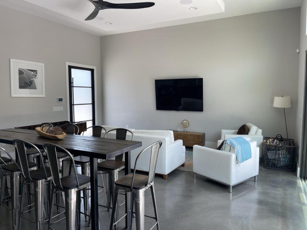 Holiday home Modern 2-home Oasis W Pool & Hot Tub In Dt