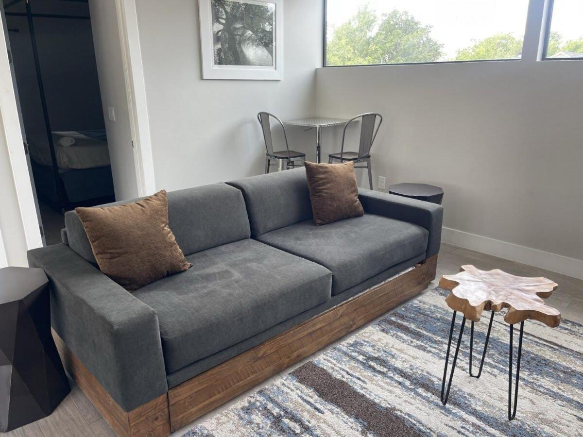 Modern 2-home Oasis W Pool & Hot Tub In Dt * Austin