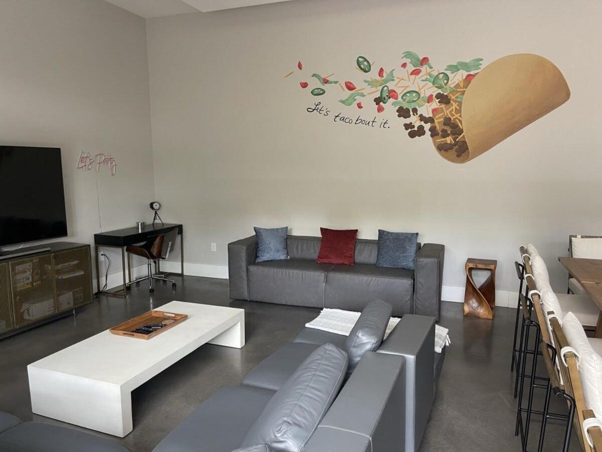 Modern 2-home Oasis W Pool & Hot Tub In Dt * Austin