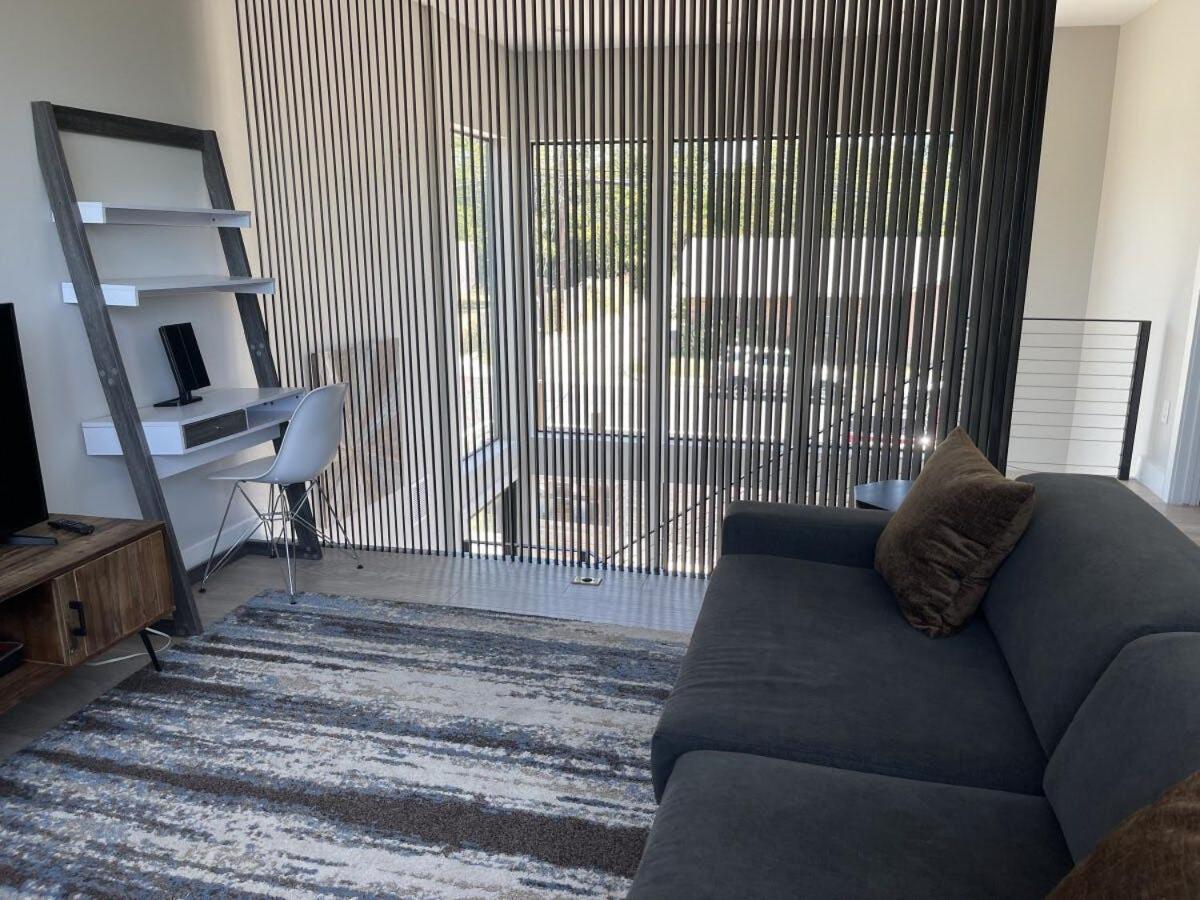 Modern 2-home Oasis W Pool & Hot Tub In Dt