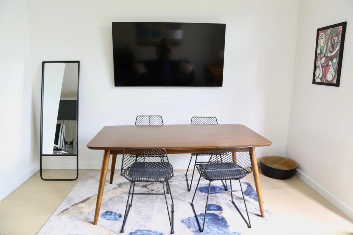 Upscale 2br W Patio, City Views, Walk To Dt
