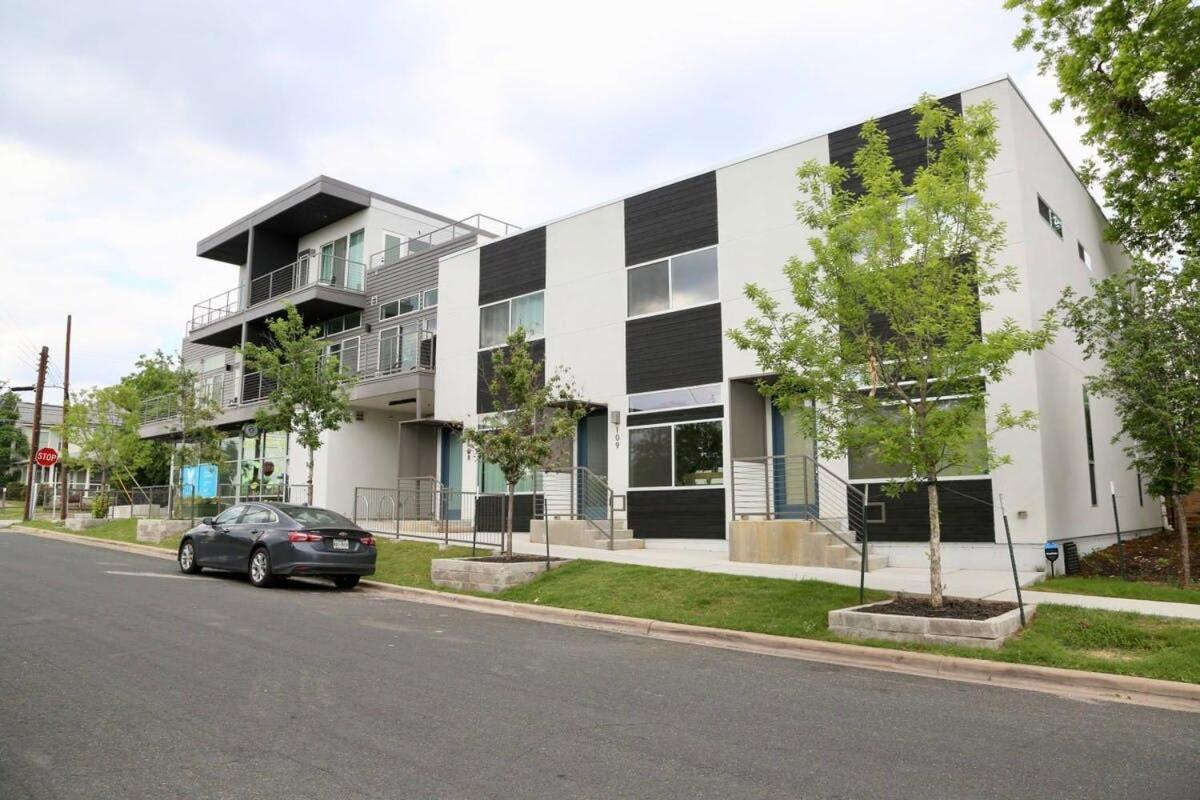 Upscale 2br W Patio, City Views, Walk To Dt Apartment Austin