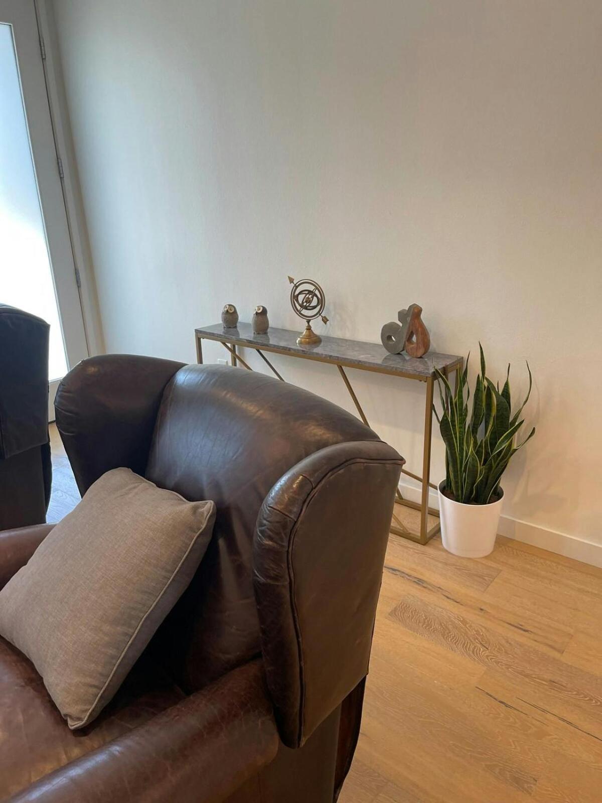 Upscale 2br W Patio, City Views, Walk To Dt Austin