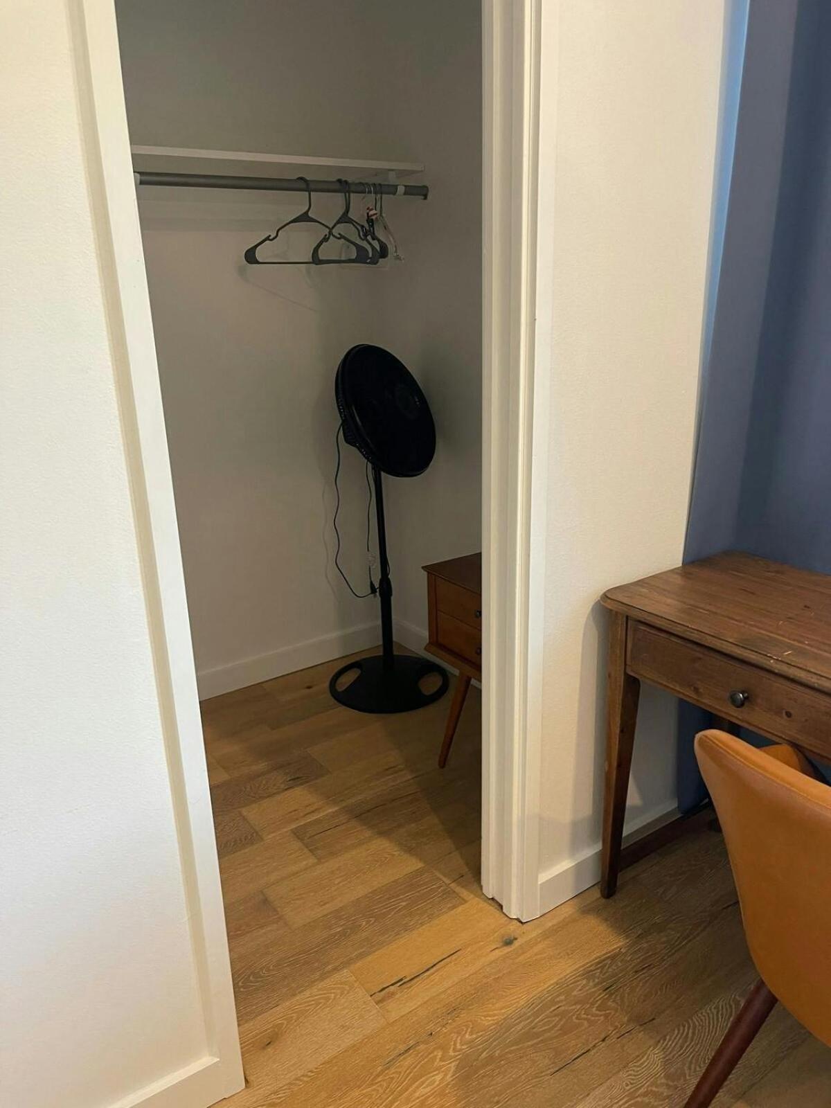 Upscale 2br W Patio, City Views, Walk To Dt *
