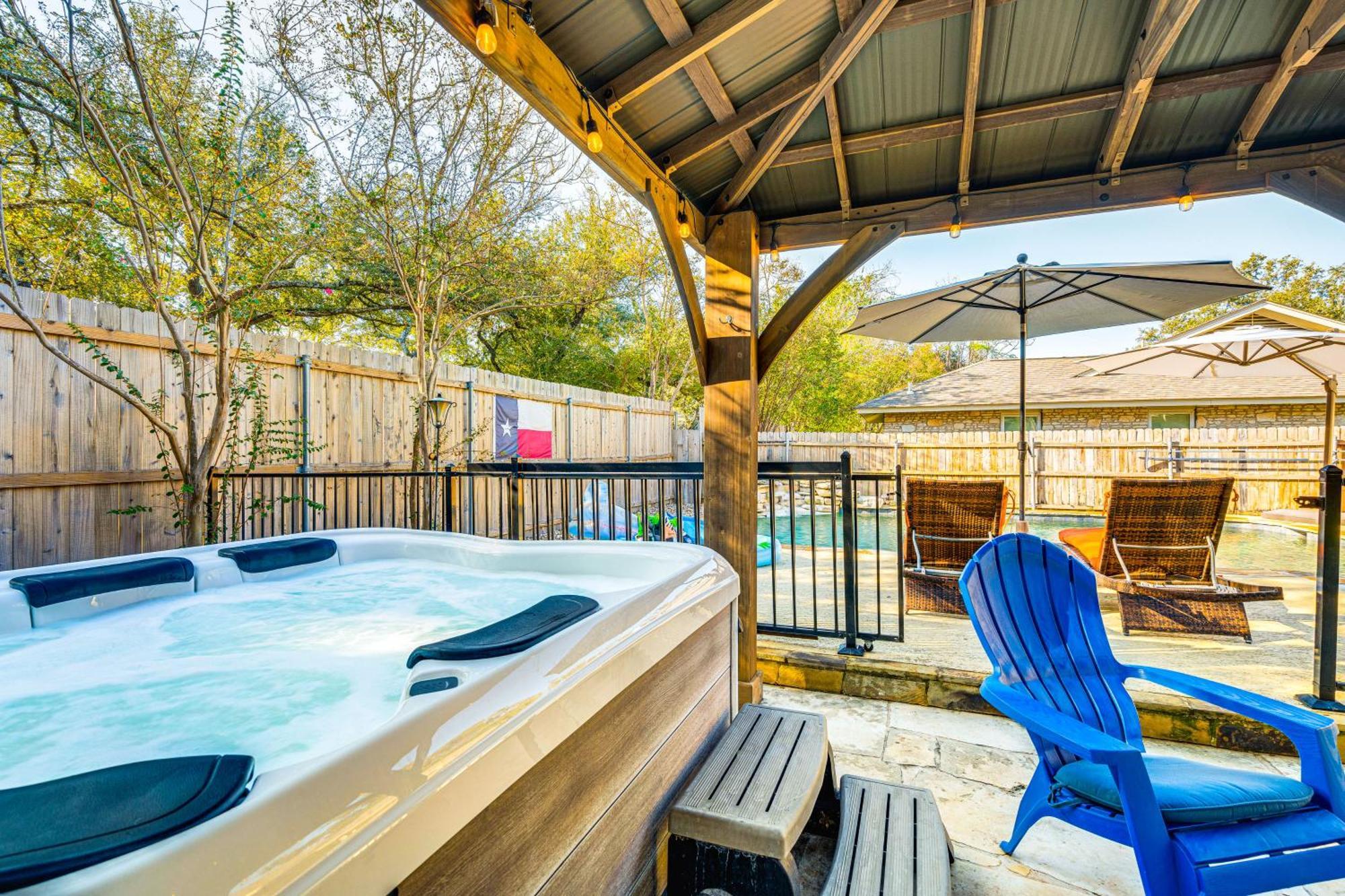 Outdoor Entertainment Space Family Holiday home