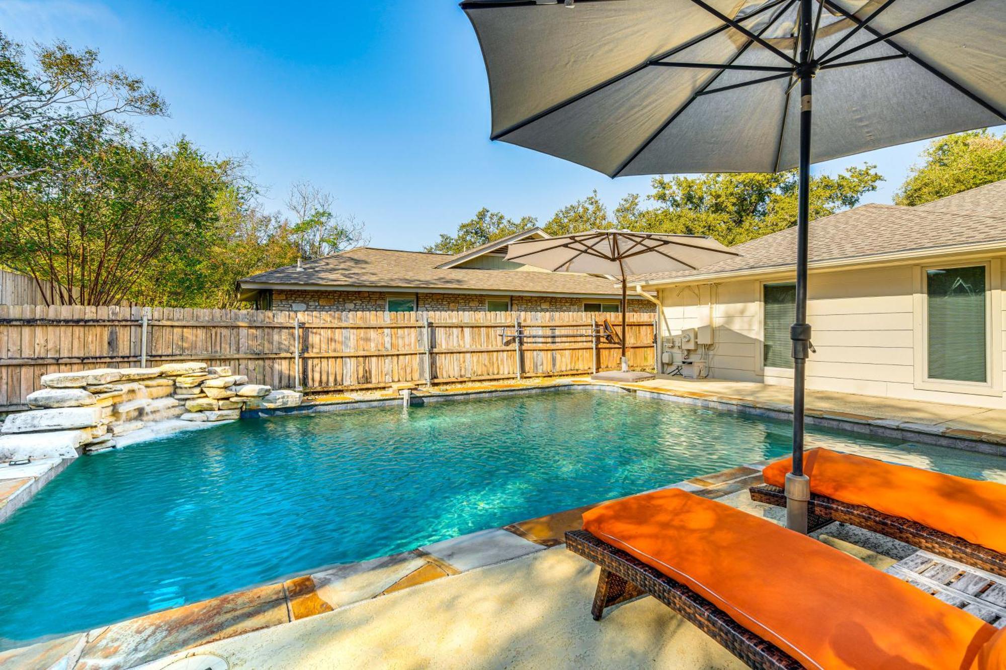 Outdoor Entertainment Space Family