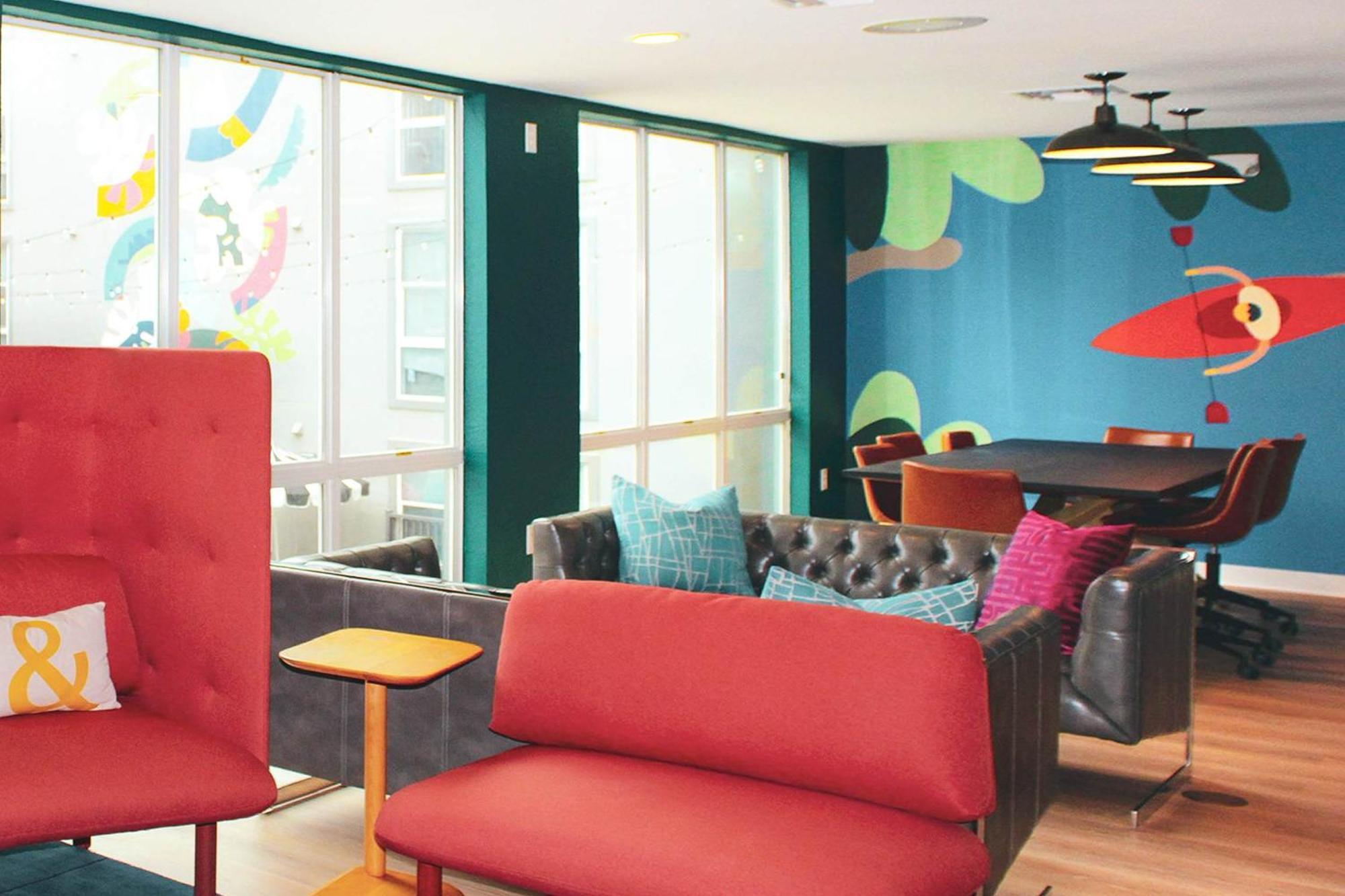 Apartment Upstay - With Pool Gym Games And Bbq *