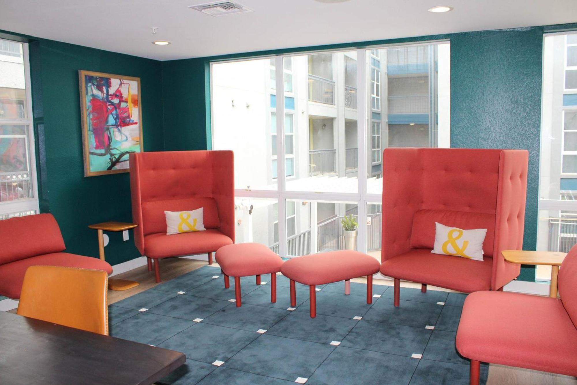Upstay - With Pool Gym Games And Bbq Apartment *