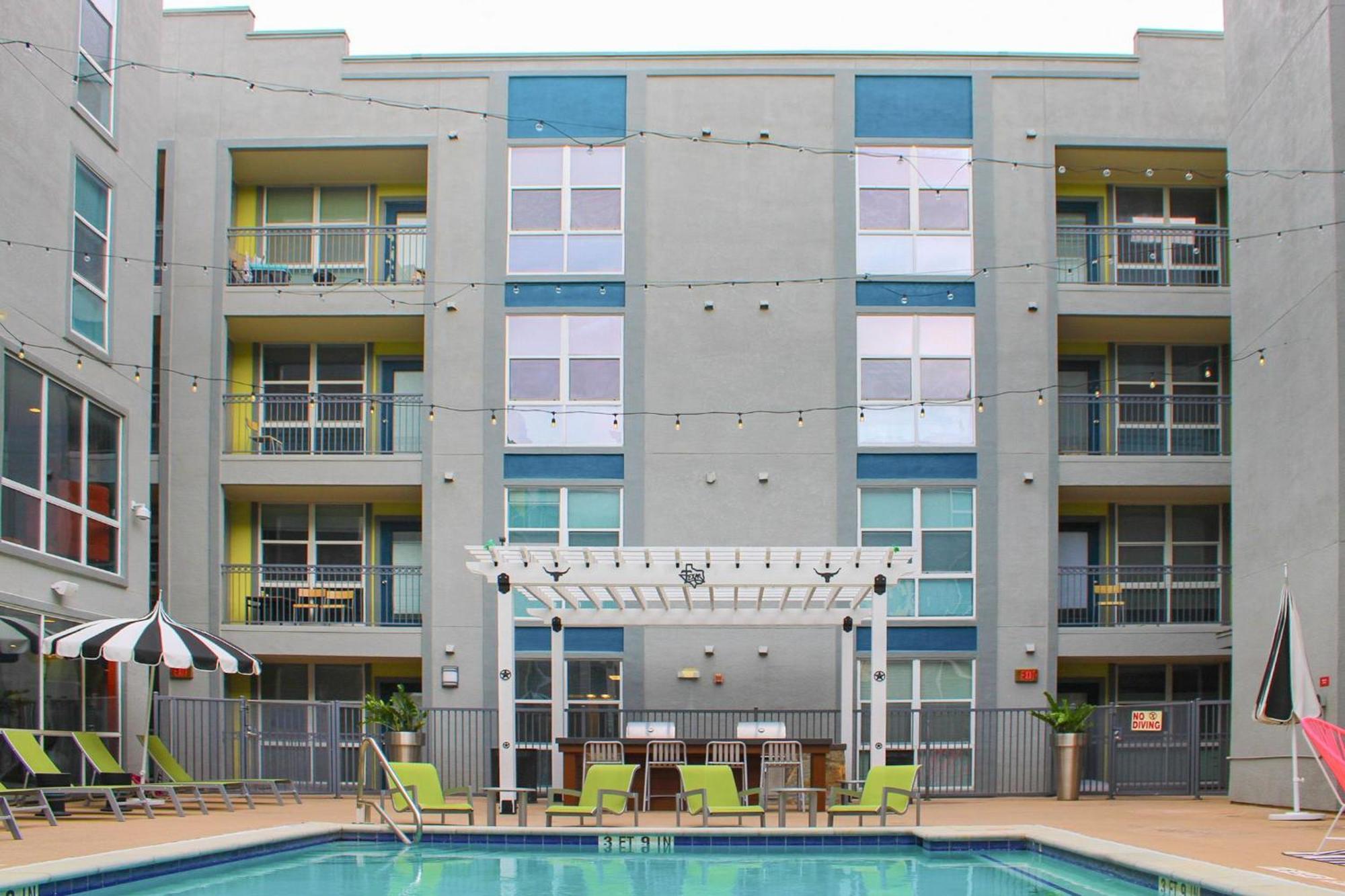 Upstay - With Pool Gym Games And Bbq Apartment Austin
