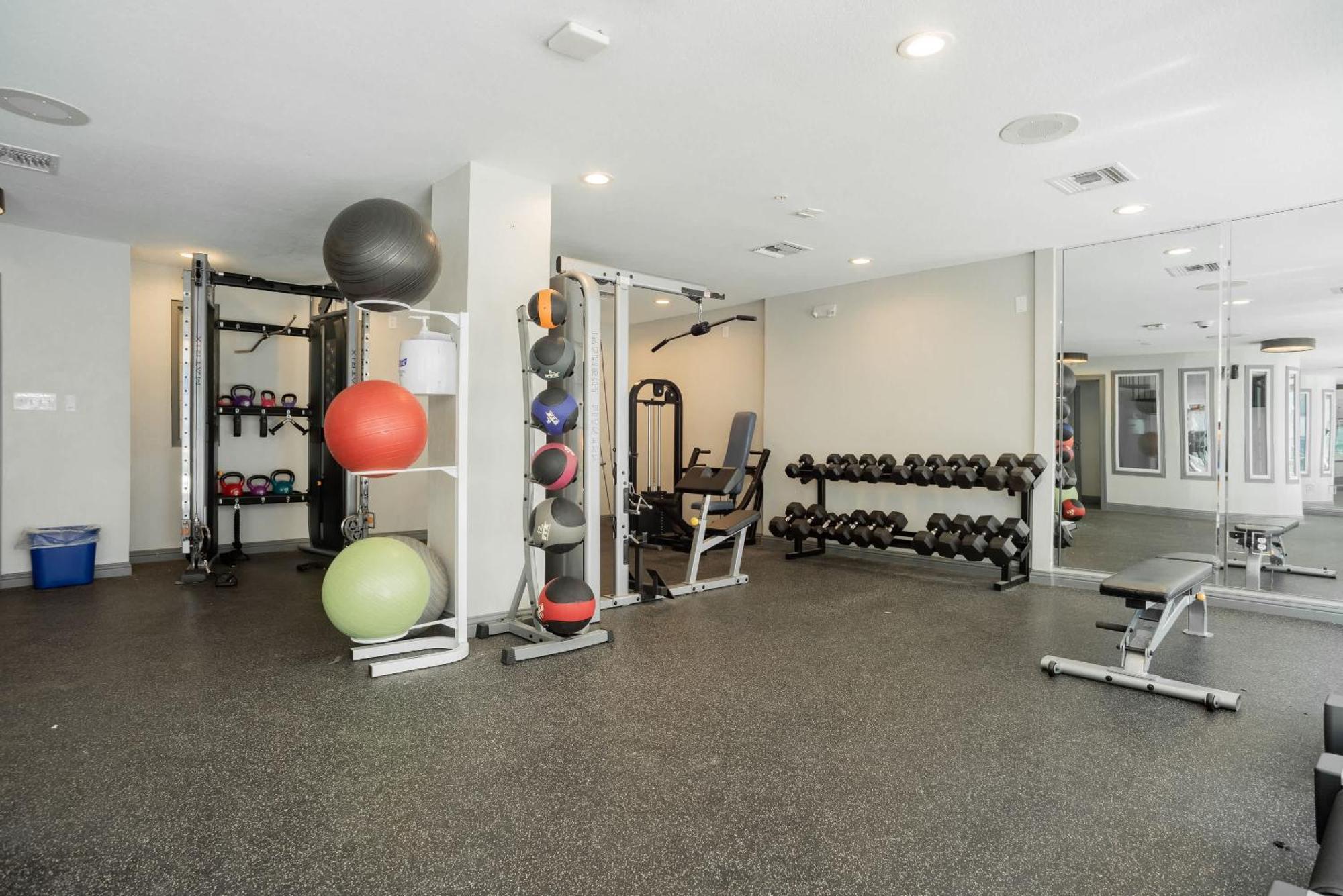 Upstay - With Pool Gym Games And Bbq * Austin