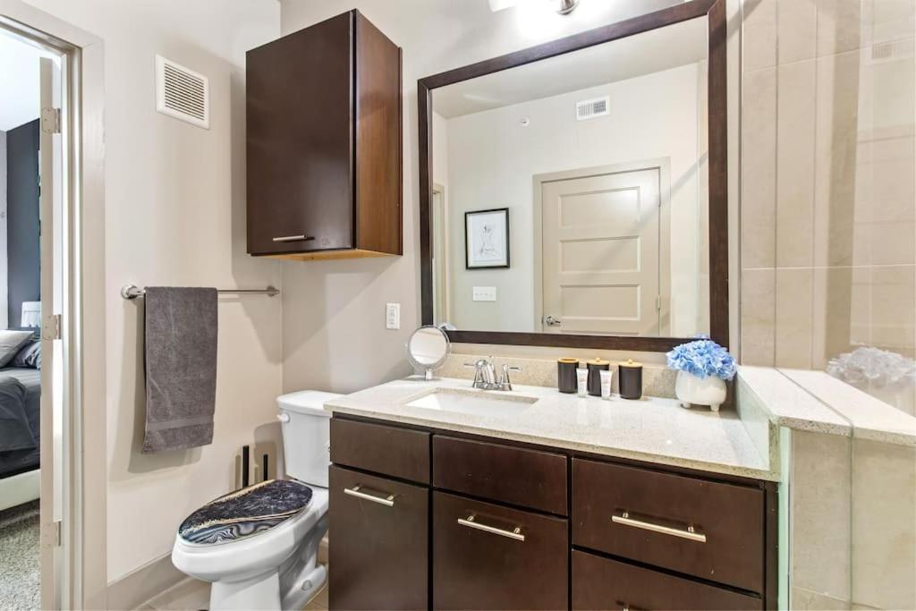 Lovely Modern 1br Kingbed Freeparking Wi-fi Austin