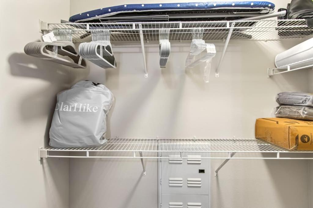 Lovely Modern 1br Kingbed Freeparking Wi-fi Austin