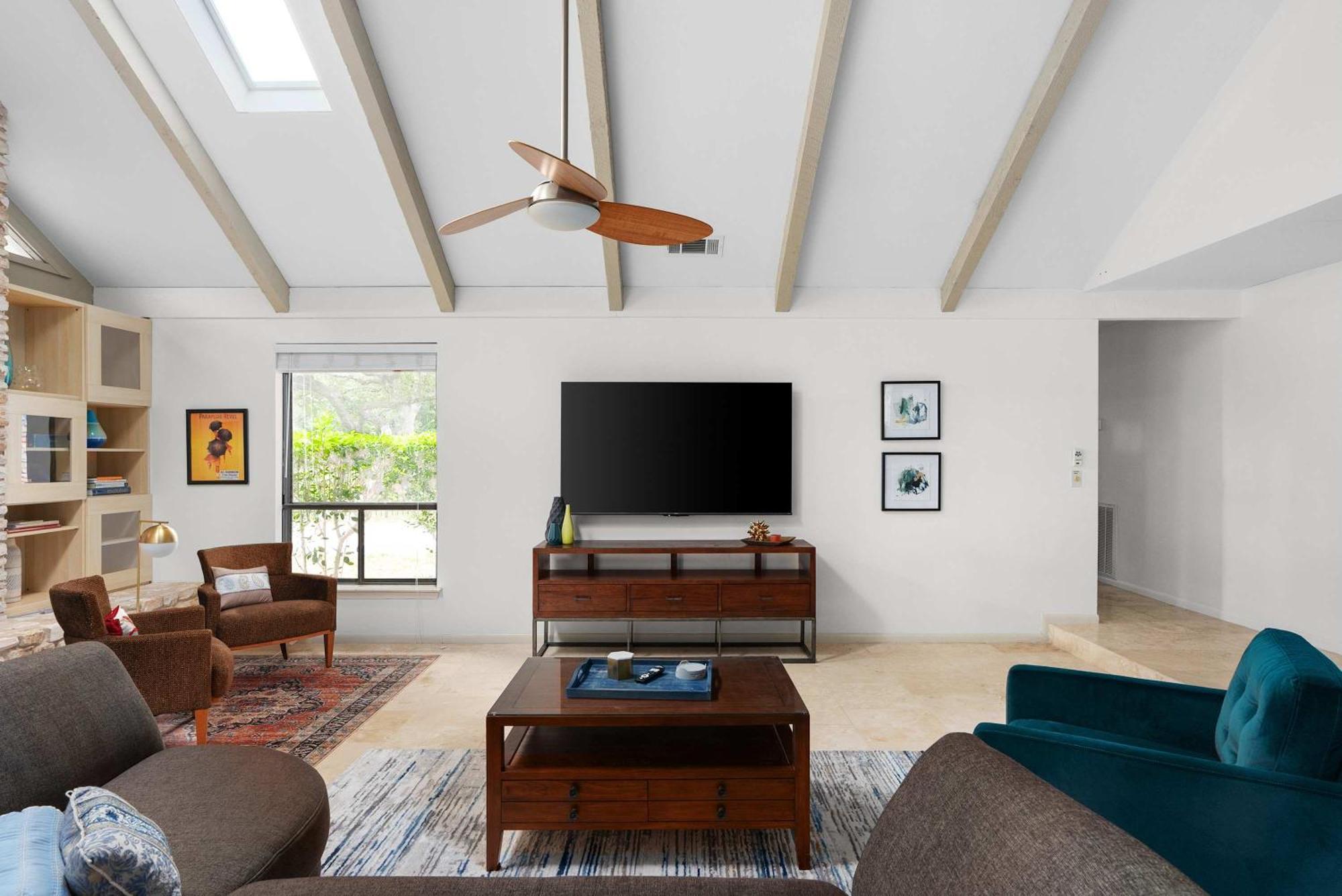 Spacious 5-bedroom Retreat In North * Austin