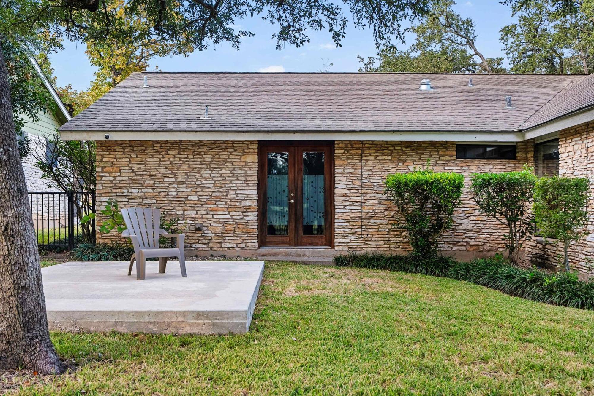 Spacious 5-bedroom Retreat In North Holiday home