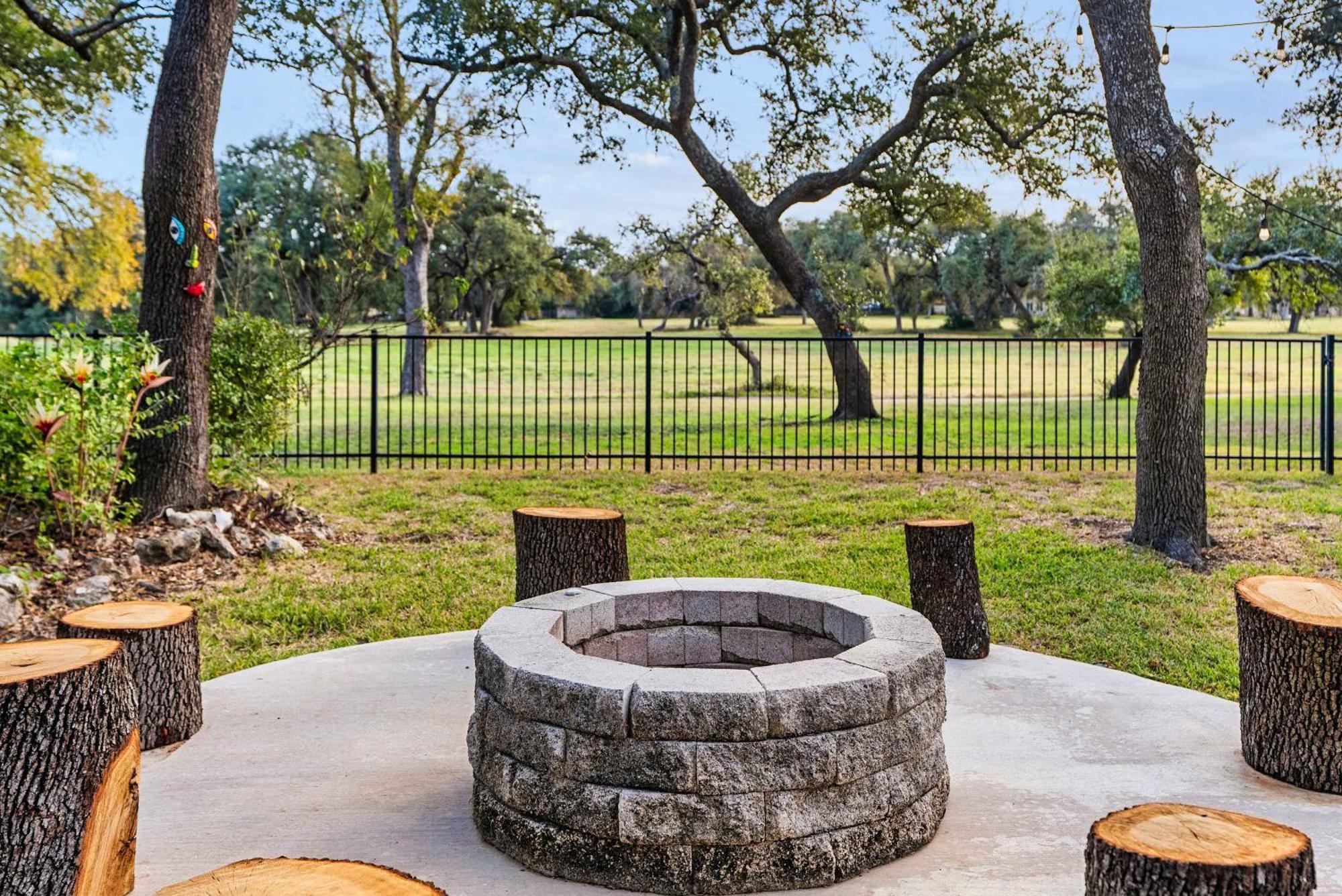 Holiday home Spacious 5-bedroom Retreat In North Austin