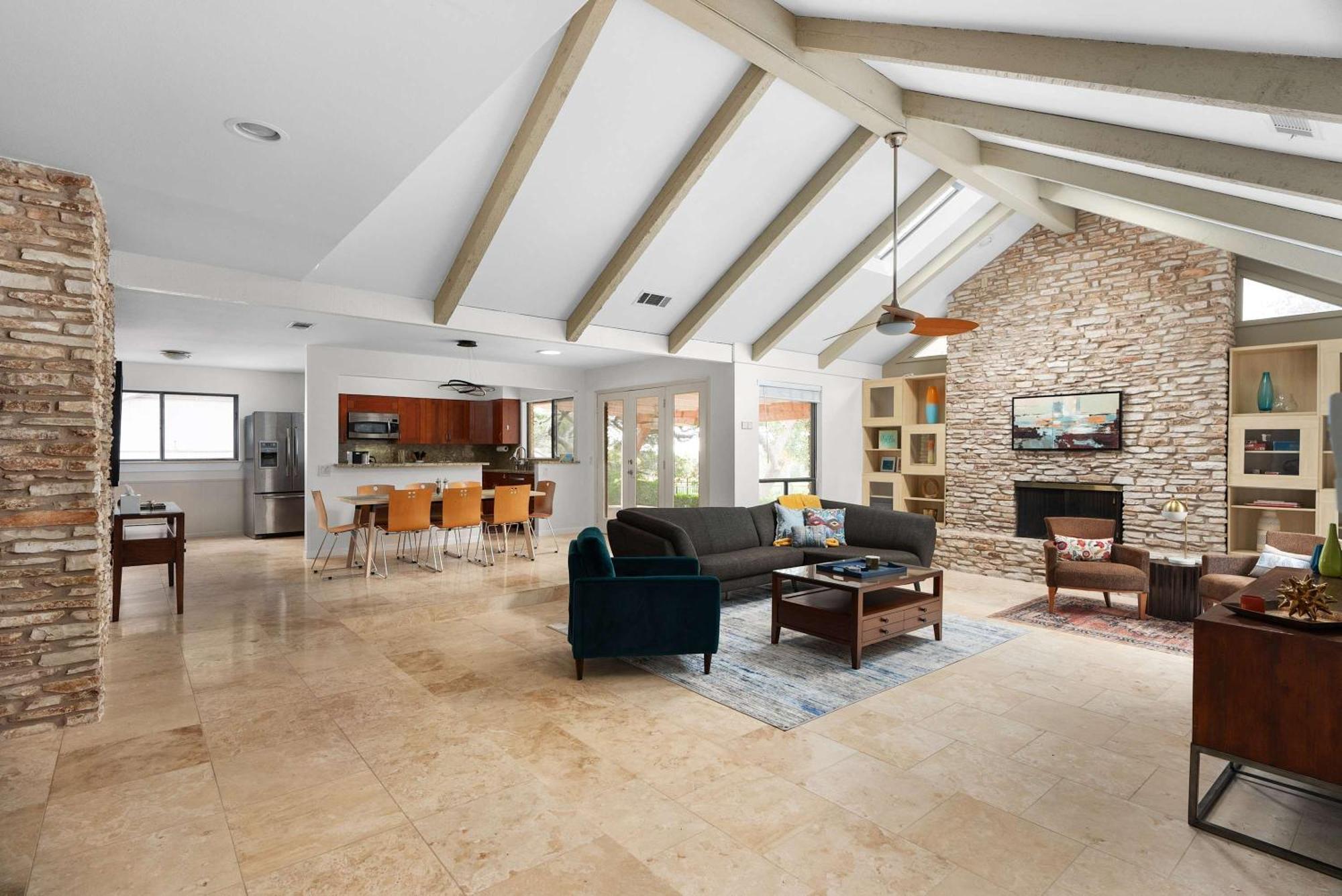 Holiday home Spacious 5-bedroom Retreat In North Austin