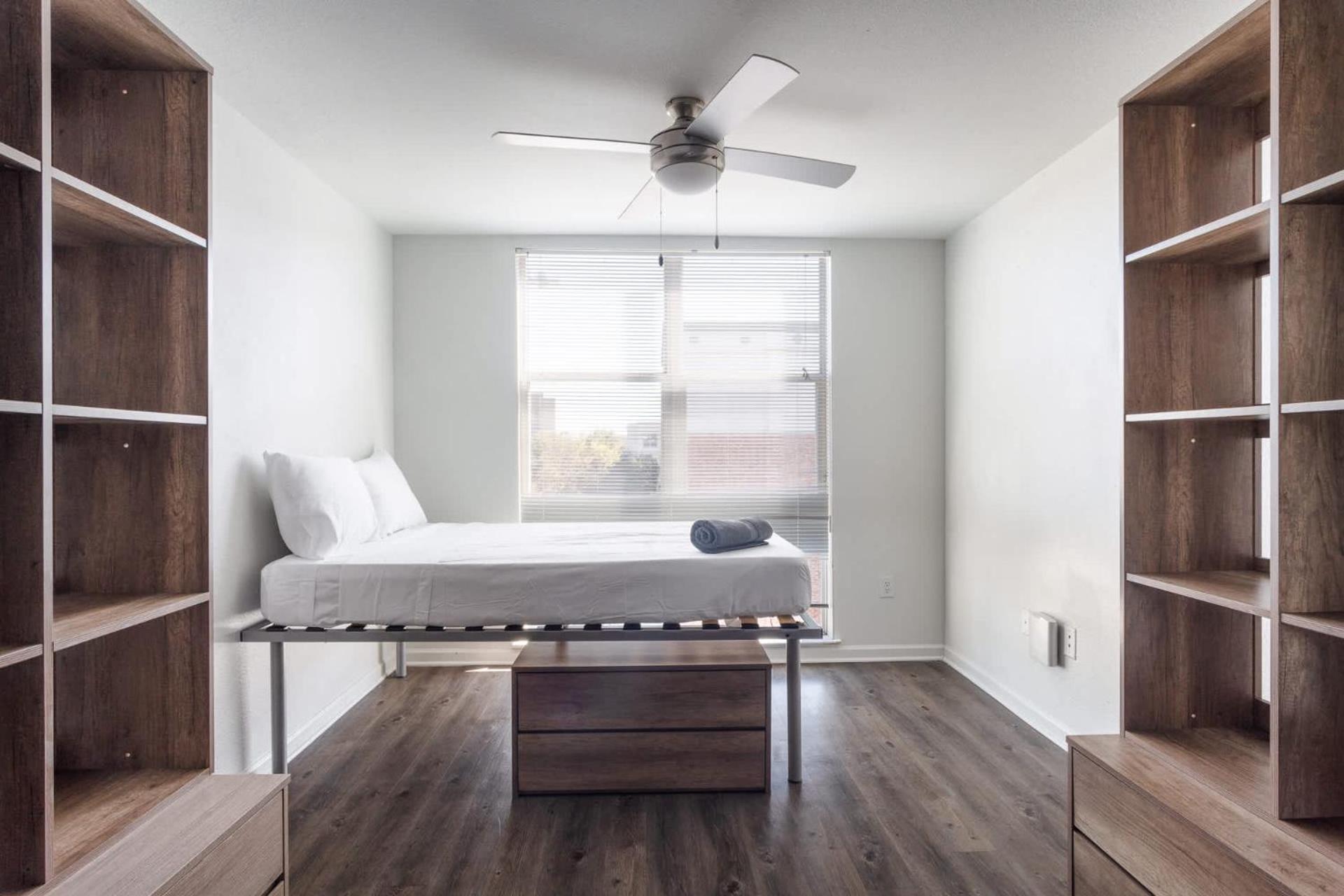 Apartment Upstay - With Pool Gym Games And Bbq *