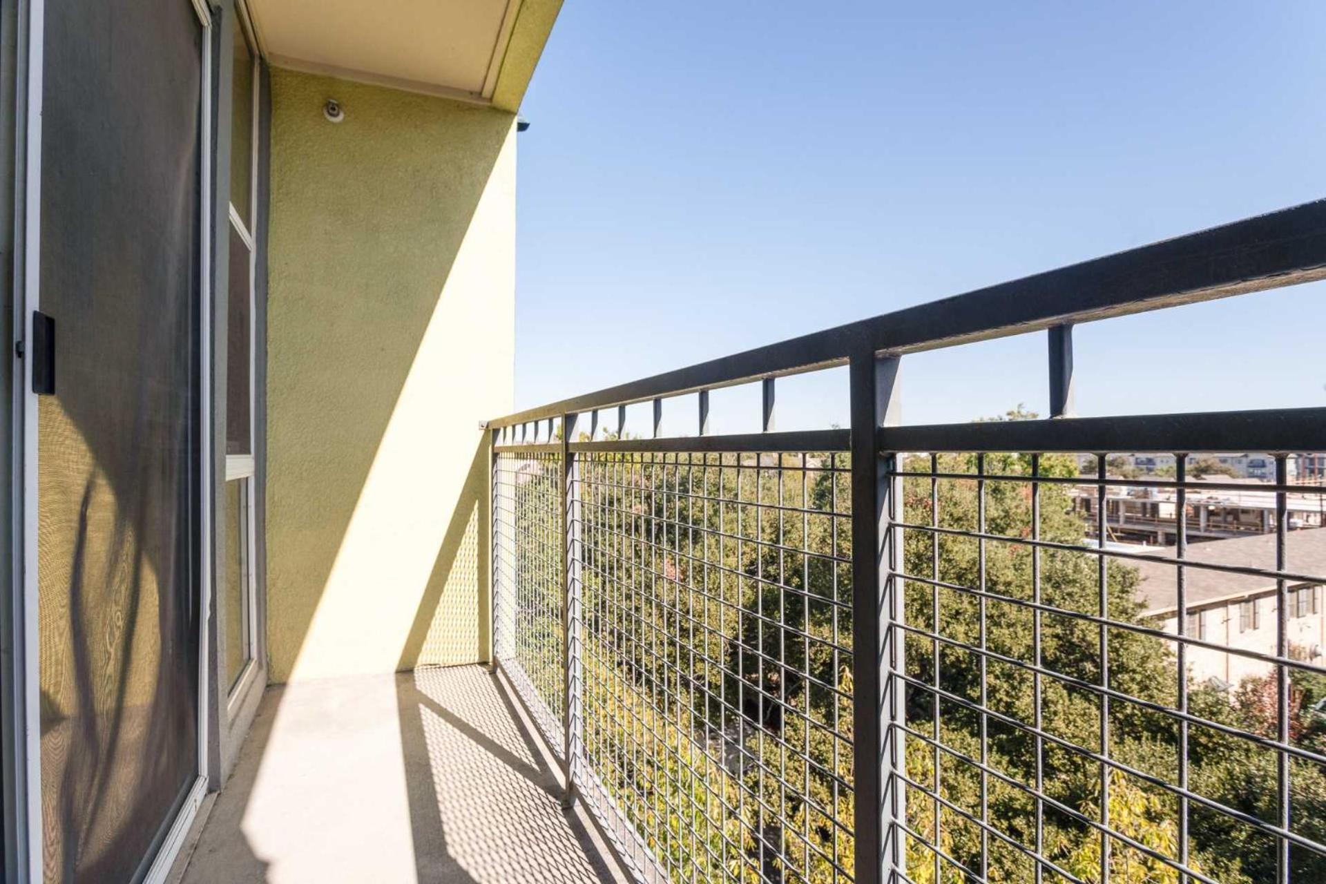 Upstay - With Pool Gym Games And Bbq Apartment *