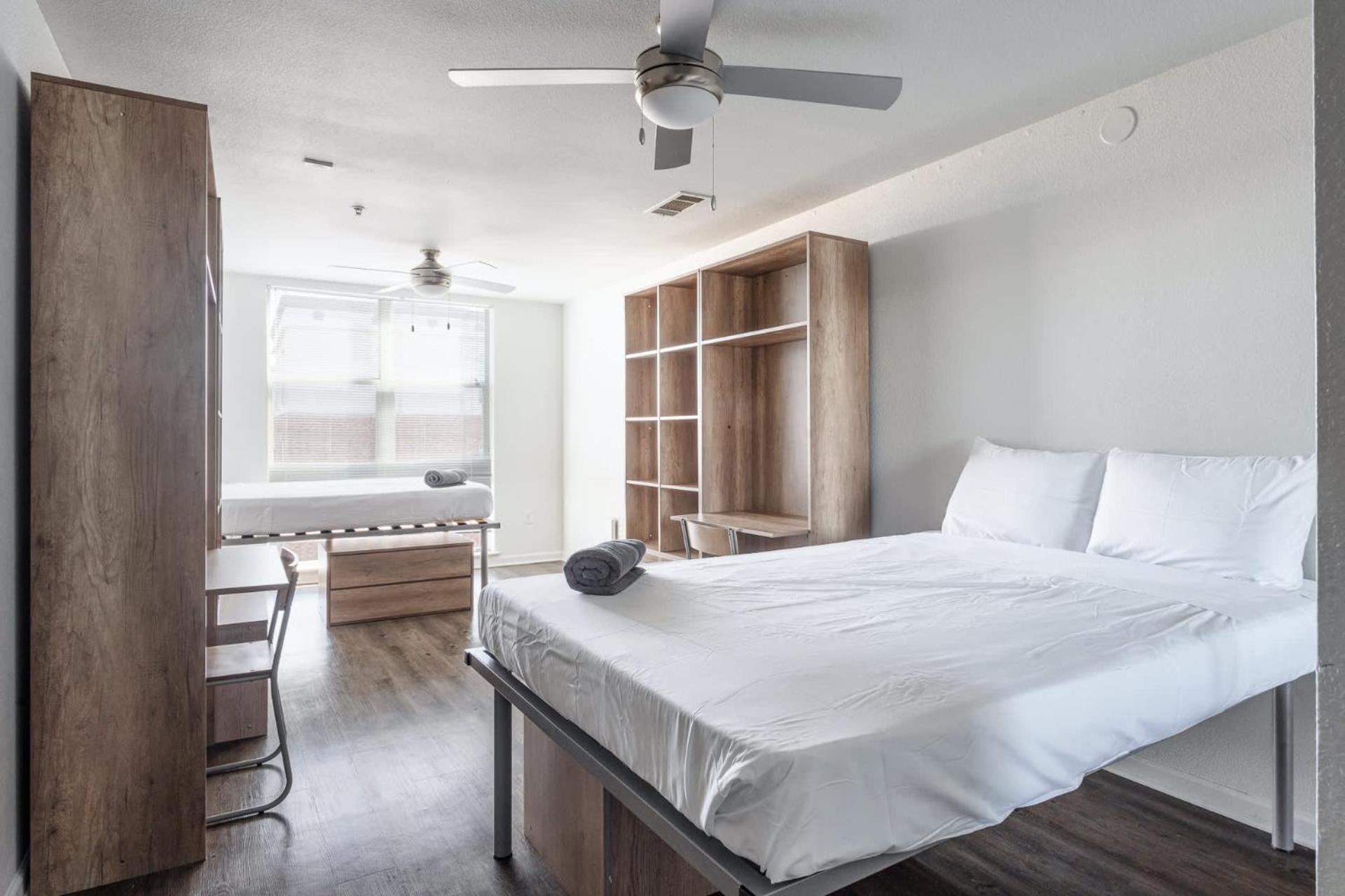 Upstay - With Pool Gym Games And Bbq Apartment