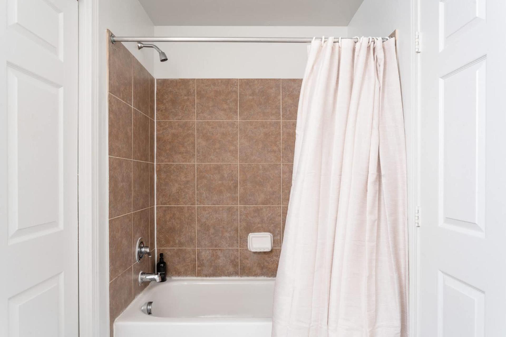 Upstay - 4br W Bbq Pool Gym And Games Apartment *