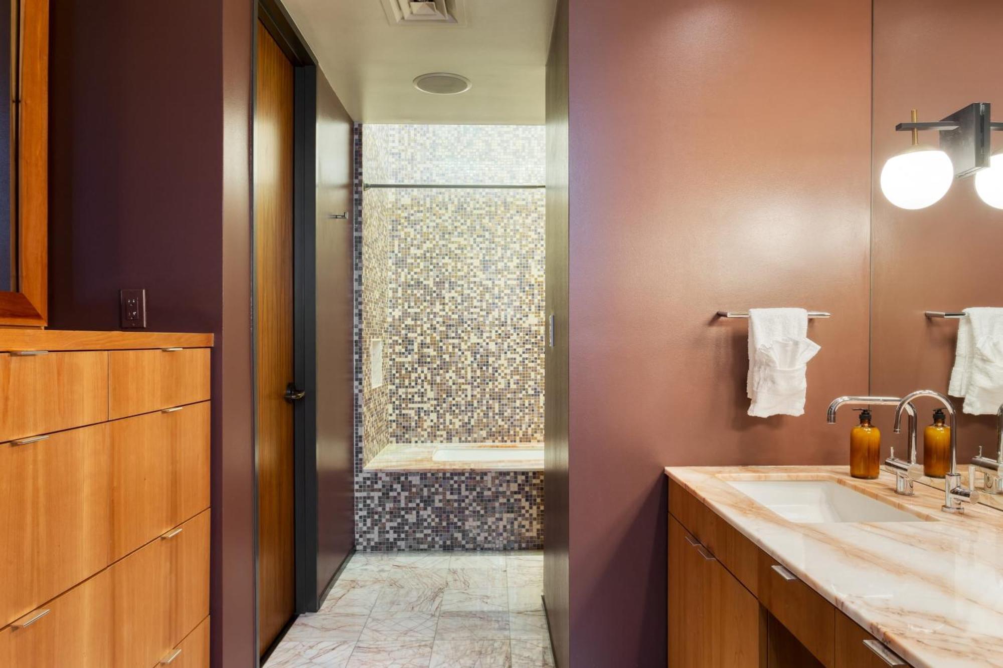Holiday home Paramount Place By Avantstay 4 Story In Heart Of W Movie Theatre