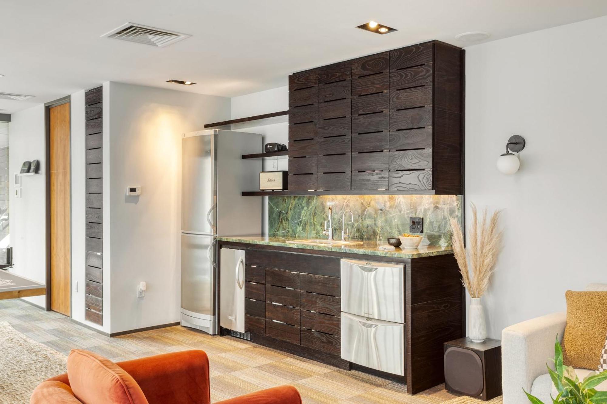 Holiday home Paramount Place By Avantstay 4 Story In Heart Of W Movie Theatre
