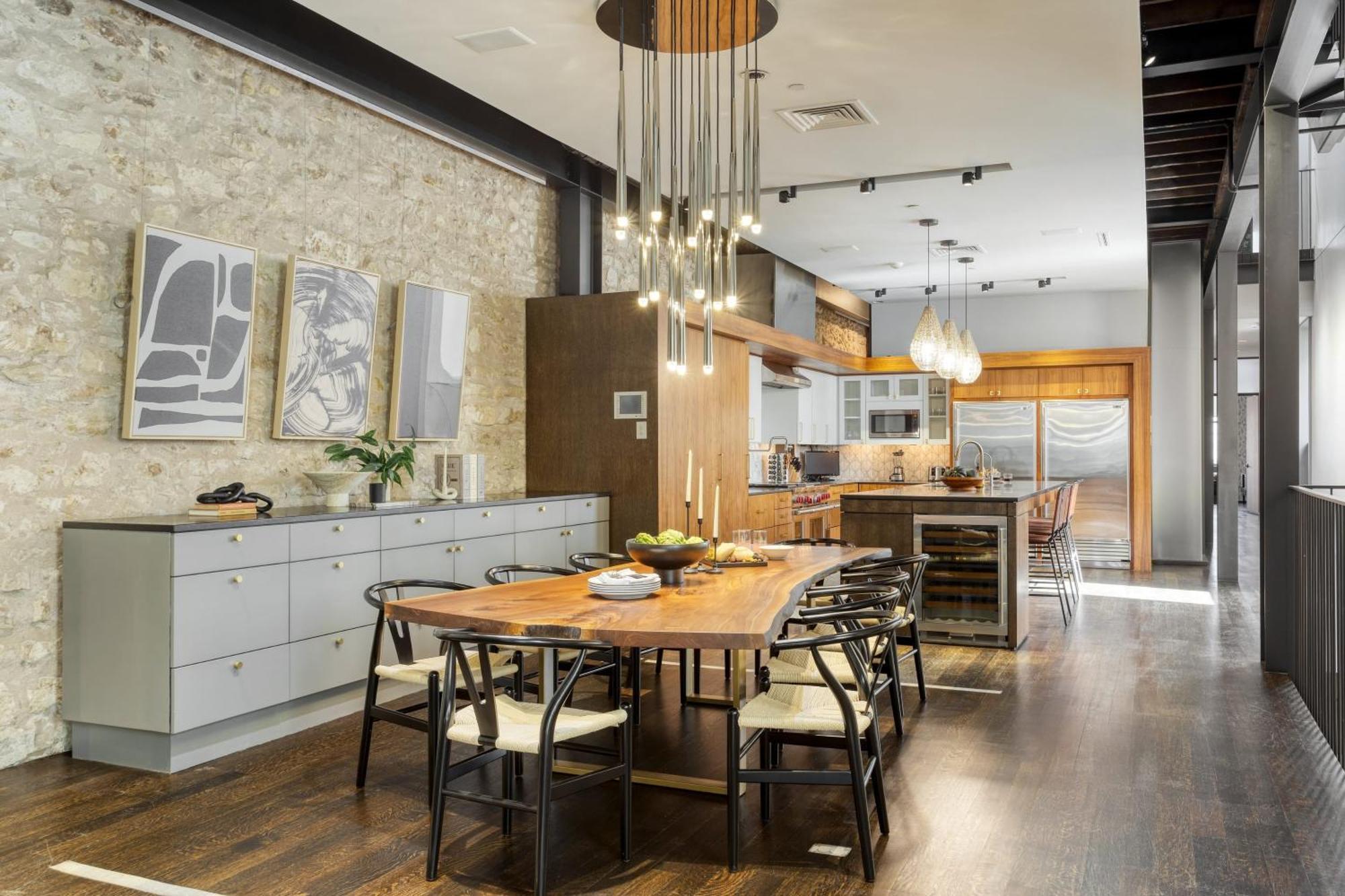 Paramount Place By Avantstay 4 Story In Heart Of W Movie Theatre Holiday home Austin