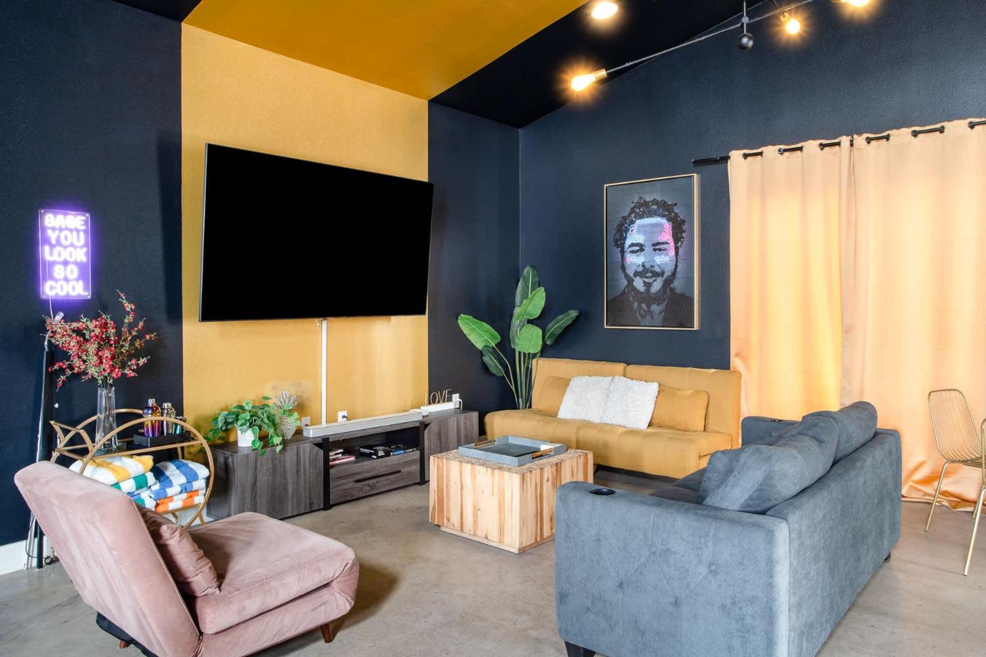 Holiday home Paradise Pool Palace - 4 Min Uber To 6th St Austin