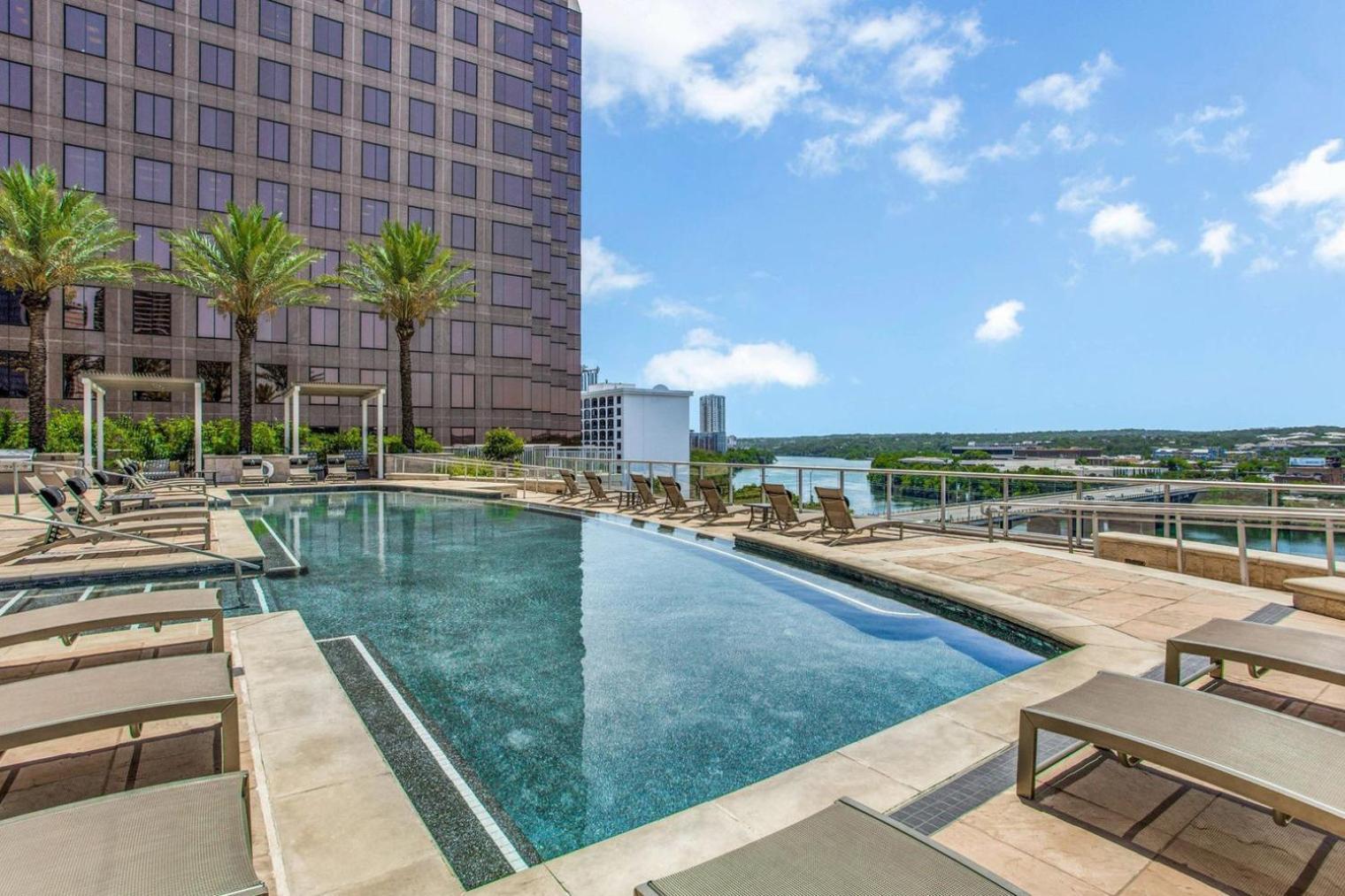 Downtown 1br W Gym Wd Deck Nr 6th St Bars Atx-10 Apartment Austin