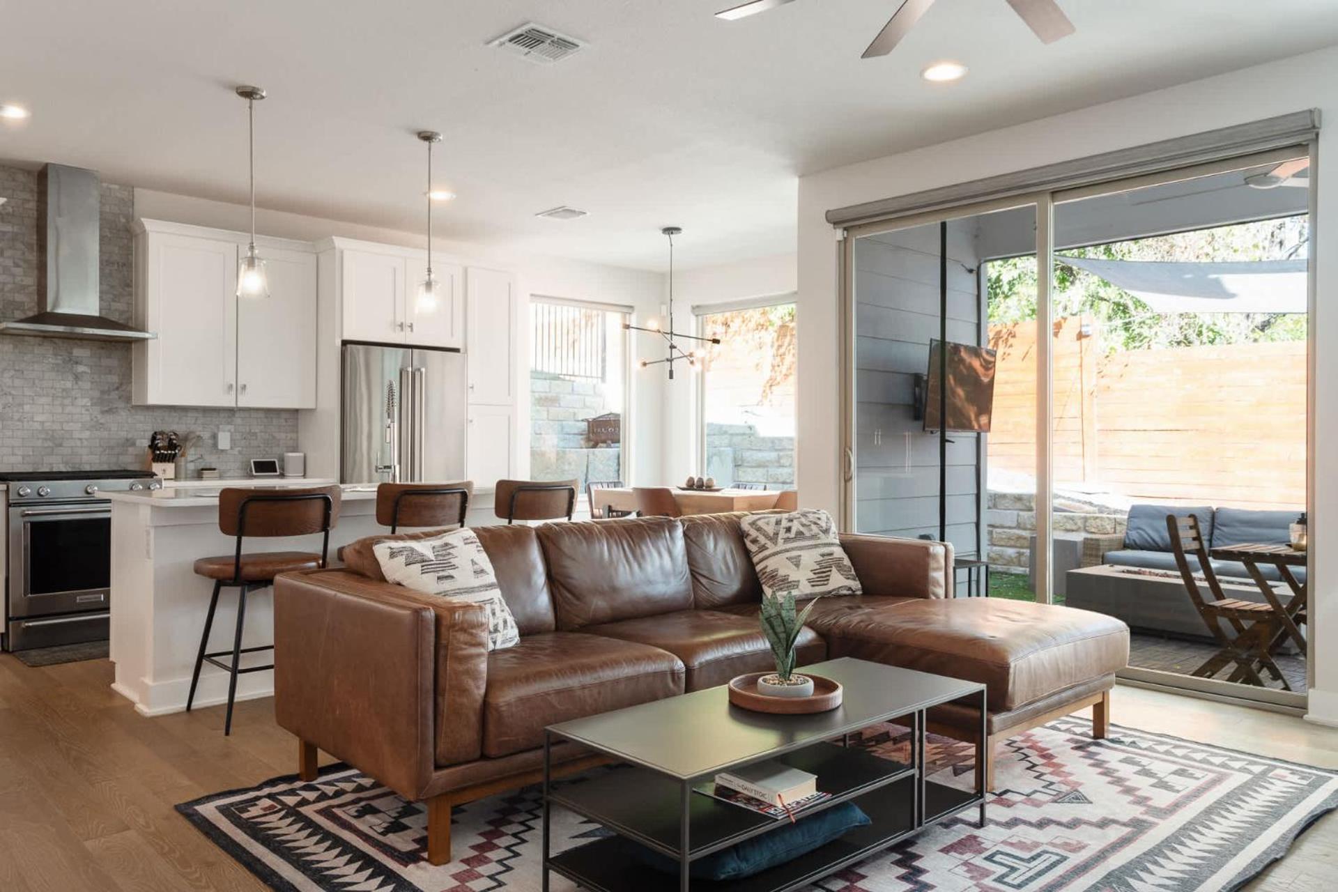 Upstay - Eastside W Patio Bbq - Mins To Dt Holiday home
