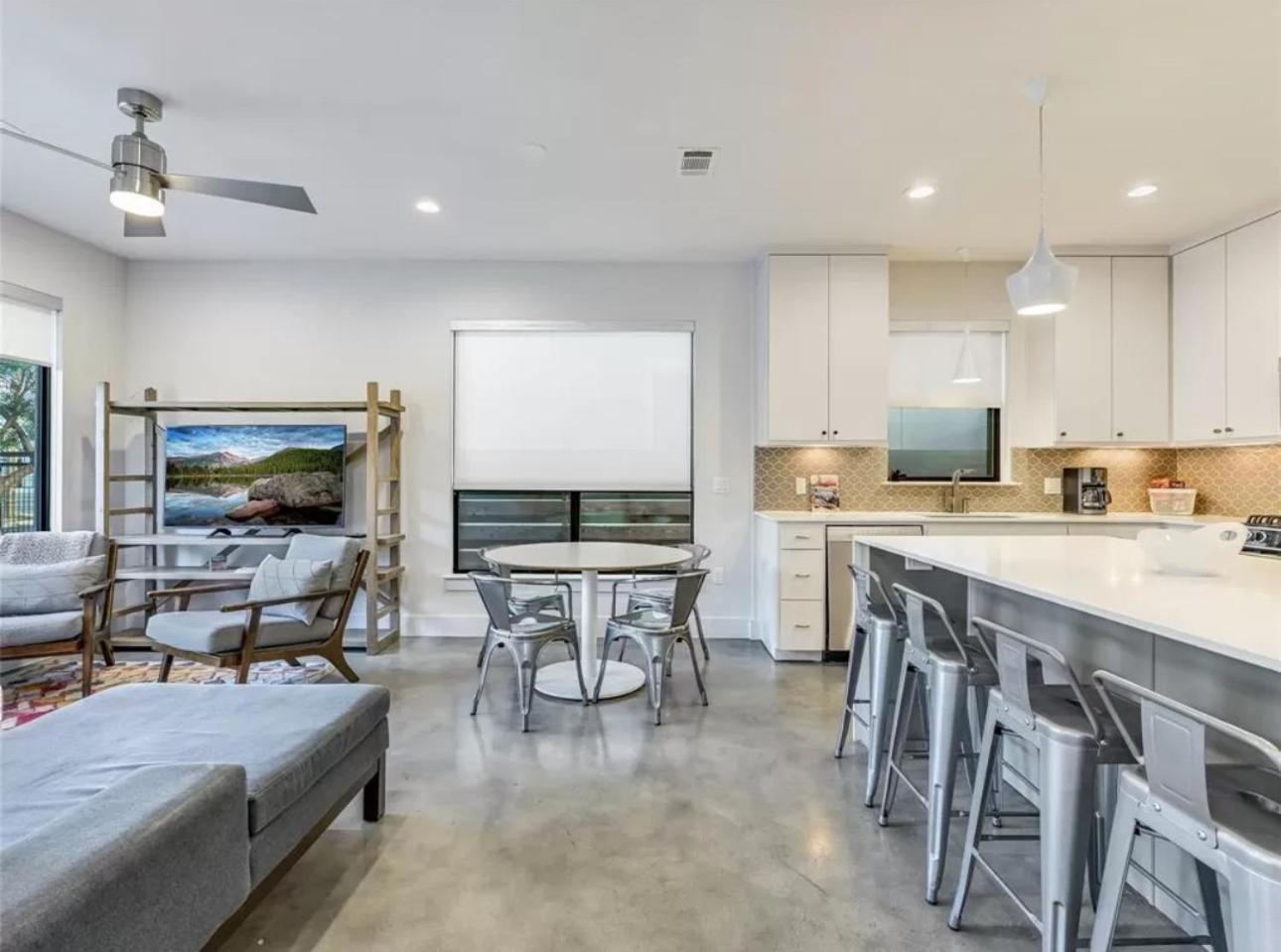 Holiday home Downtown Dream Escape With Views - Sleeps 12 Austin